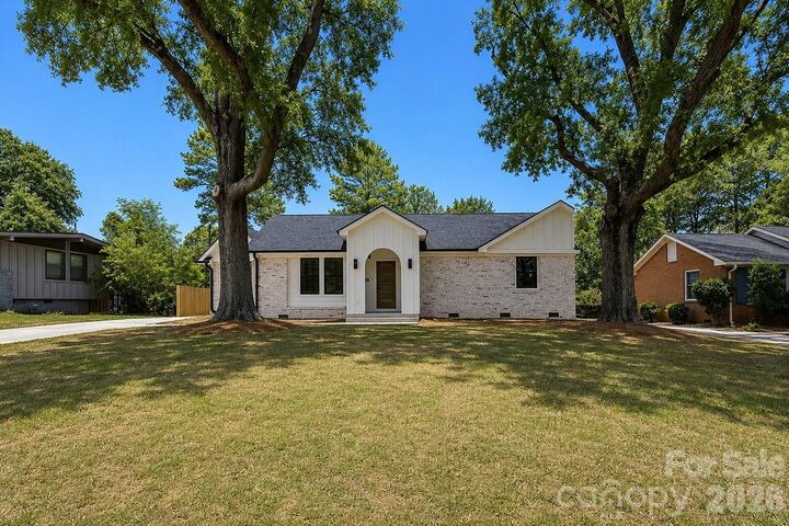 Property Photo:  409 Scaleybark Road  NC 28209 