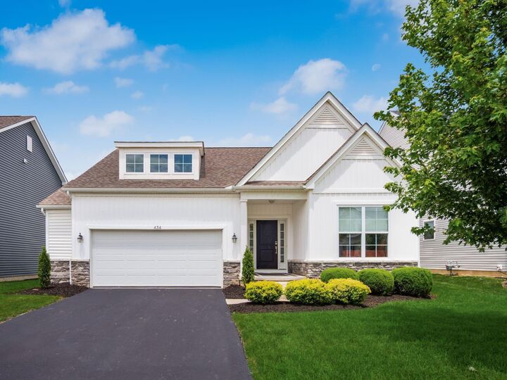 Property Photo: 434 Oakland Hills Loop OH 43116