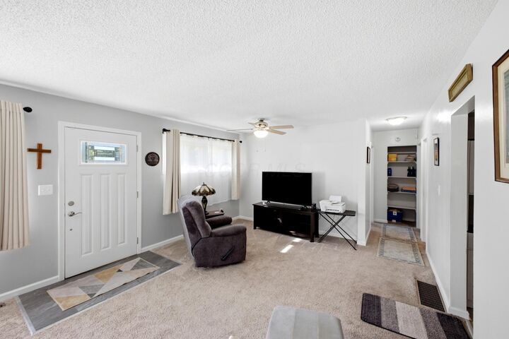 Property Photo:  980 Wiltshire Road  OH 43204 