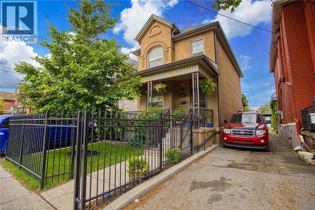 Property Photo:  137 Wentworth Street North  ON L8L 5V6 