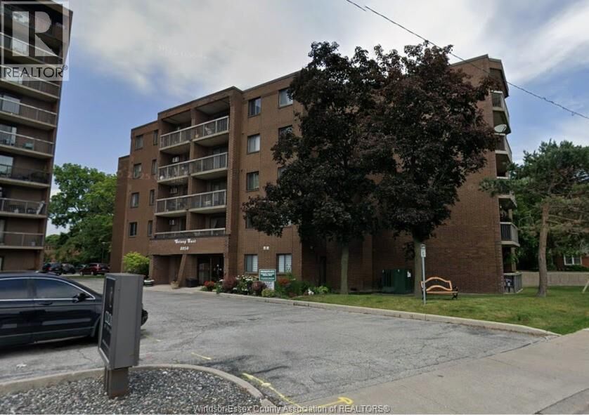 Property Photo:  3950 Wyandotte St. East 505  ON N8Y 1G5 