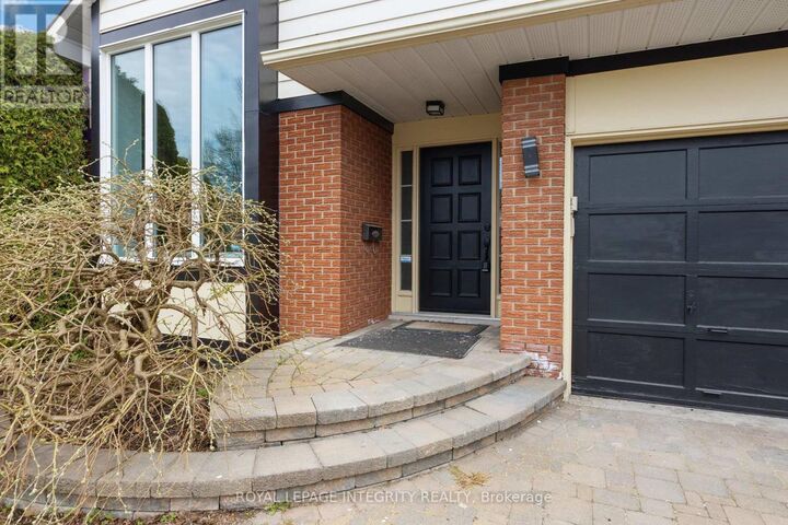 Property Photo:  6368 Viseneau Drive  ON K1C 2J2 
