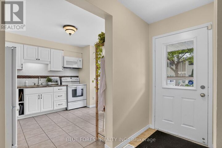 Property Photo:  409 Thompson Road 2  ON N5Z 4Z1 