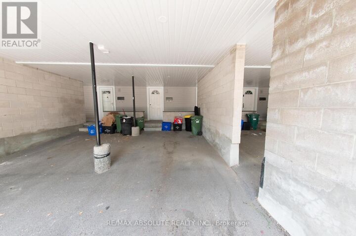 Property Photo: 3415 Uplands Drive 44 ON K1V 9N3