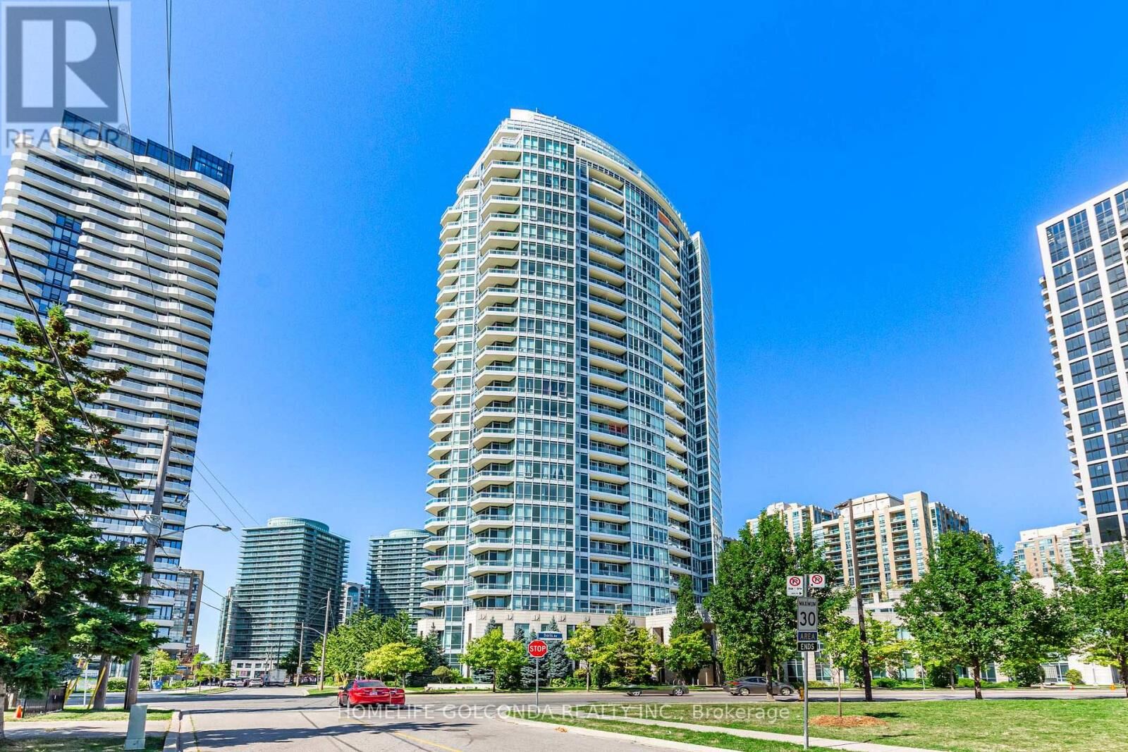 Property Photo: 18 Holmes Avenue 1803 ON M2N 0E1