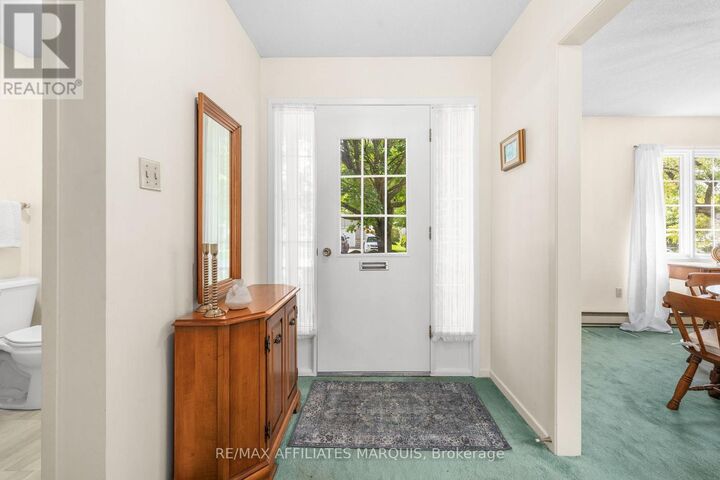 Property Photo:  15 Glenview Crescent  ON K7H 2L1 