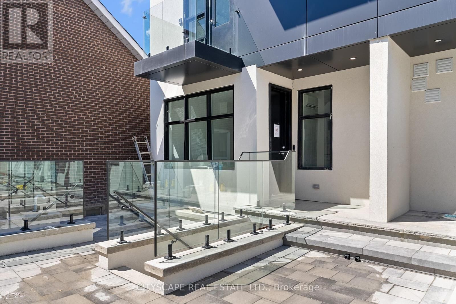 Property Photo:  587 Oakwood Avenue 2 - Main  ON M6E 2X8 