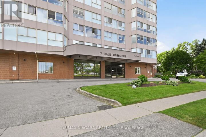 Property Photo: 7 Gale Crescent 1011 ON L2R 7M8