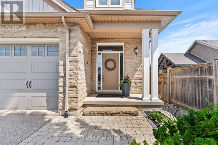 Property Photo:  85 Videl Crescent North  ON L2W 0A3 