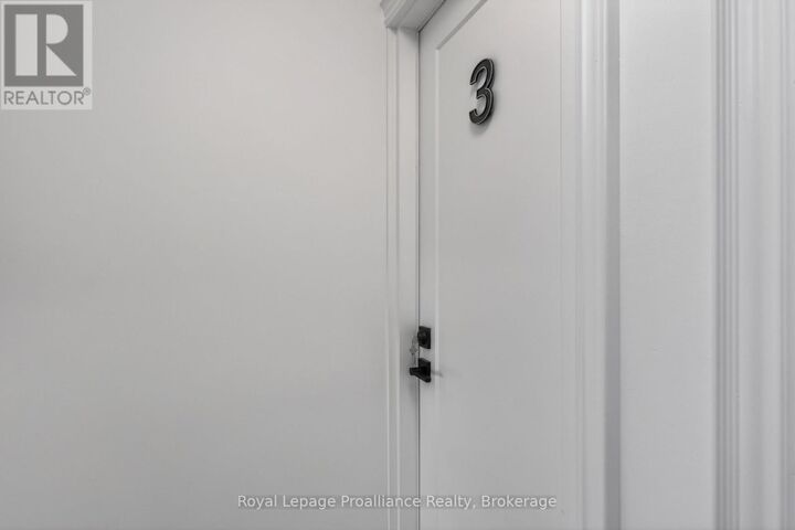 Property Photo: 171 Hazlitt Street 3 ON K9H 1L8