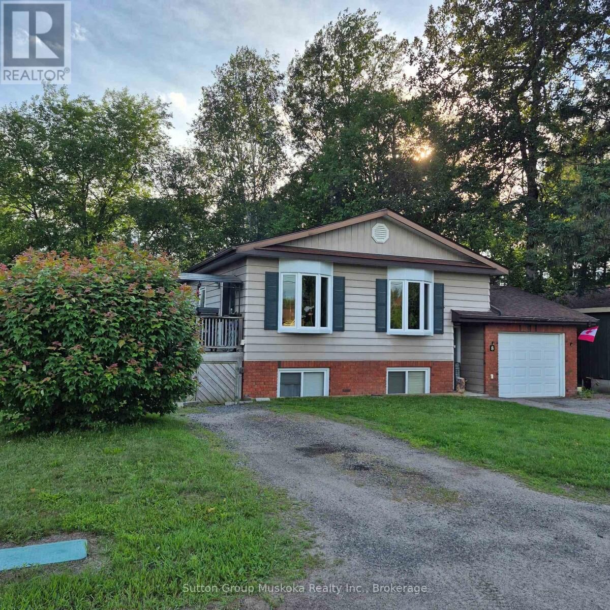 Property Photo:  8 Gouldie Street  ON P1H 1M5 