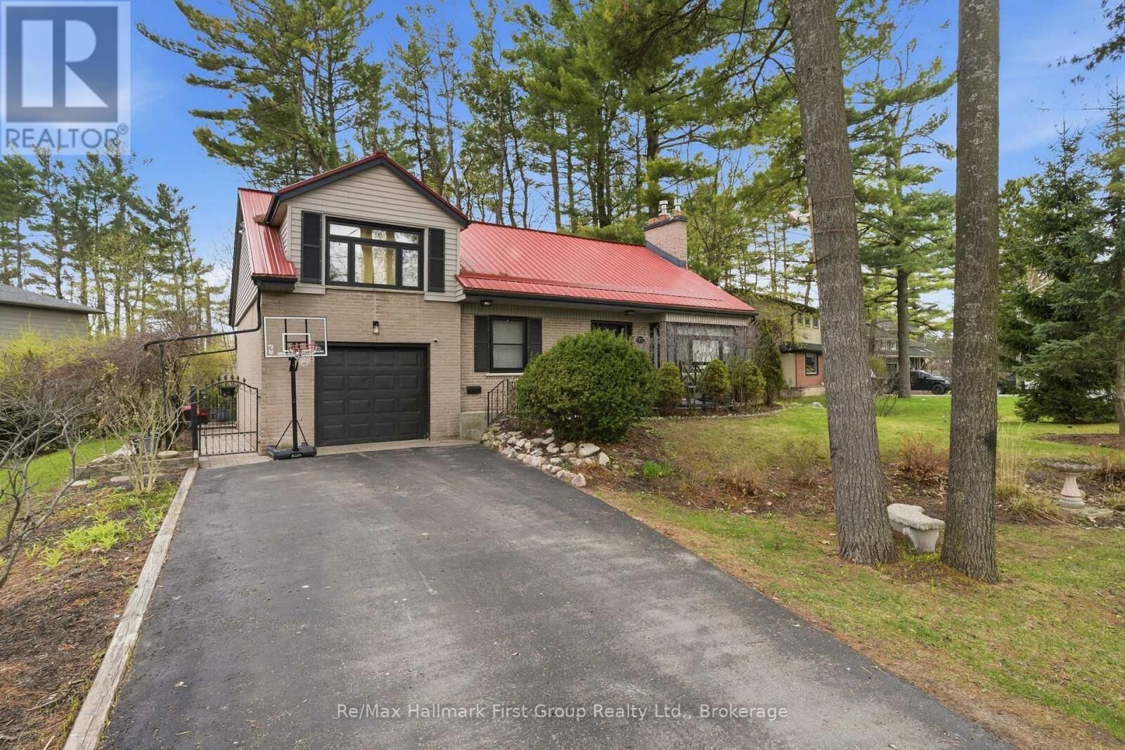 Property Photo: 41 Freeman Drive ON L1A 2E1