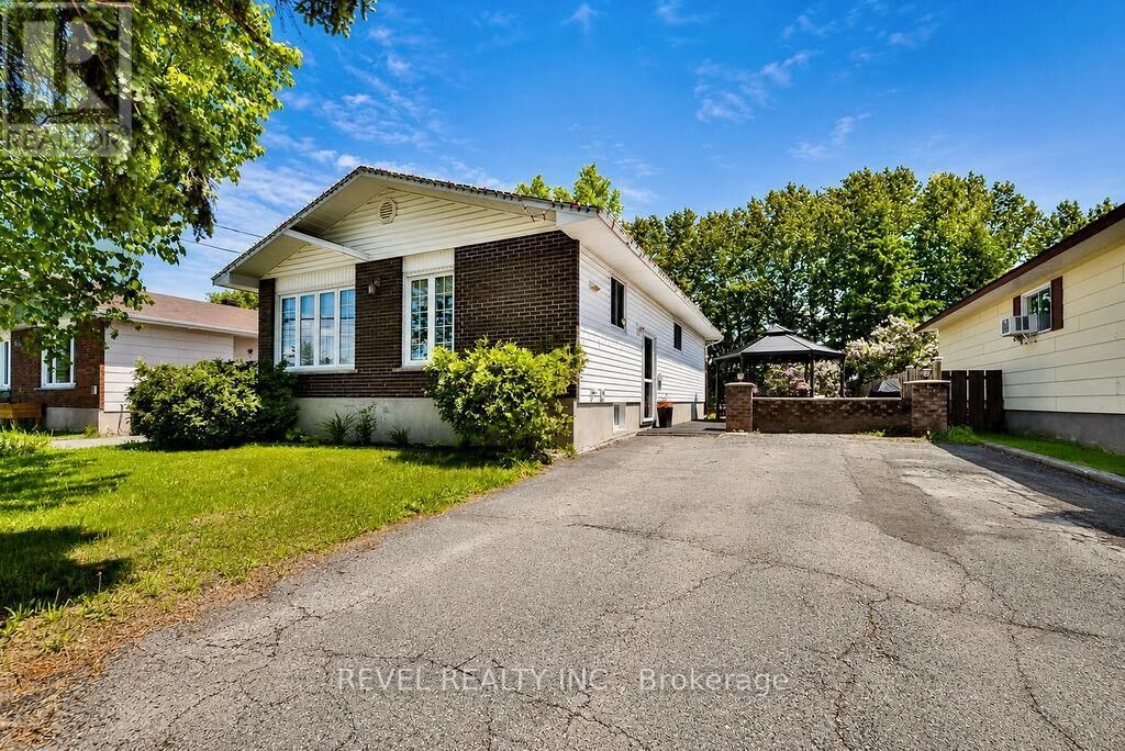 Property Photo: 284 Joseph Street ON P4N 7V6