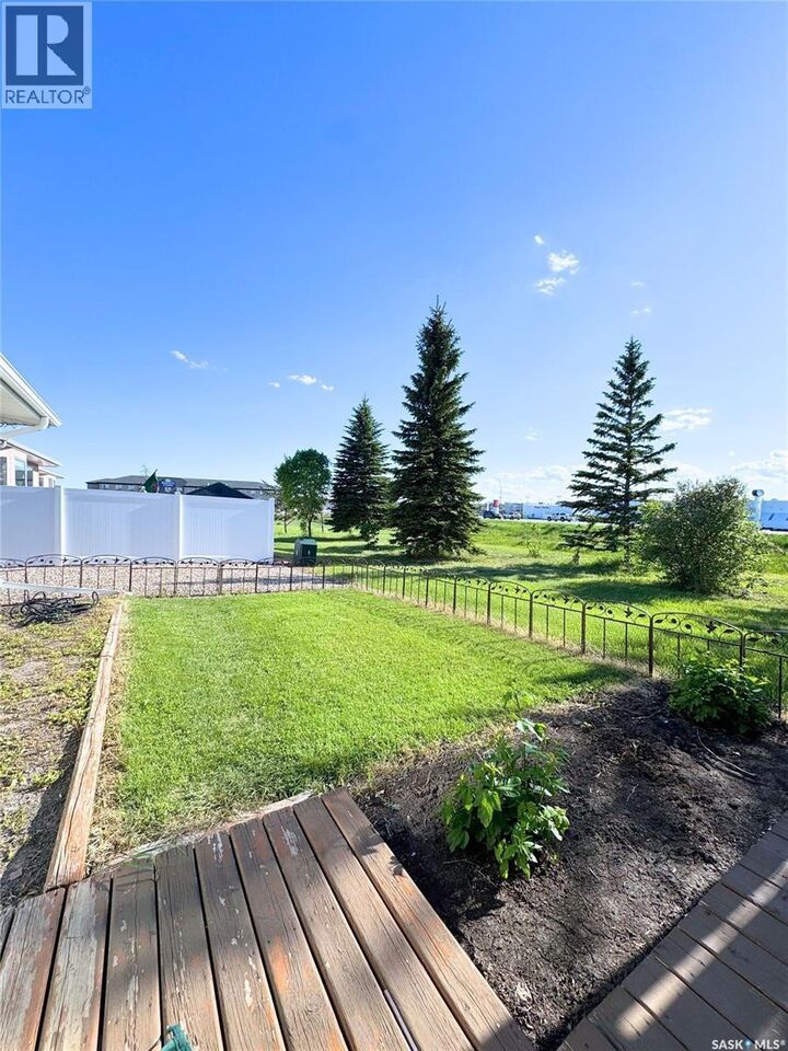 Property Photo:  103 30 Russell Drive  SK S3N 4C6 