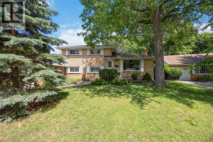 Property Photo:  870 McKay Avenue  ON N7V 3V4 