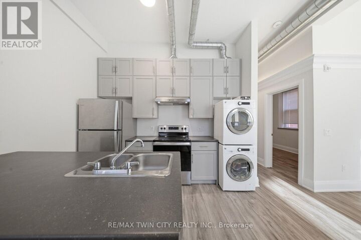 Property Photo:  11 Queen Street 201  ON N3T 3B2 