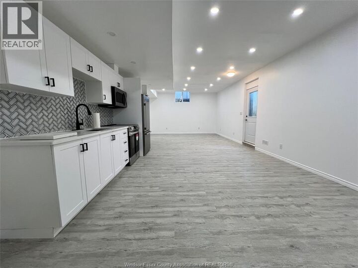 Property Photo: 1498 Clearwater Avenue Lower ON N8P 0E9