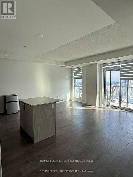 Property Photo:  55 Duke Street 1904  ON N2H 0C9 