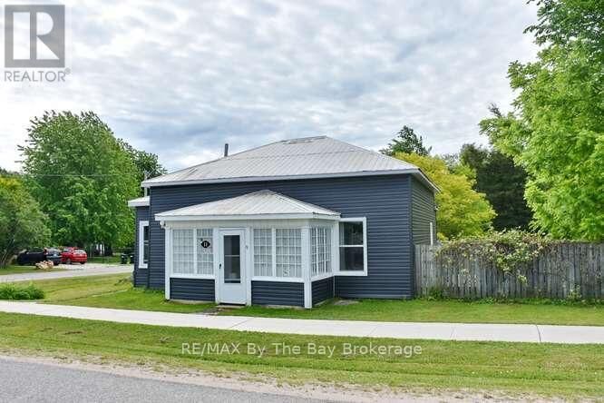 Property Photo:  11 Edward Street West  ON L0M 1G0 
