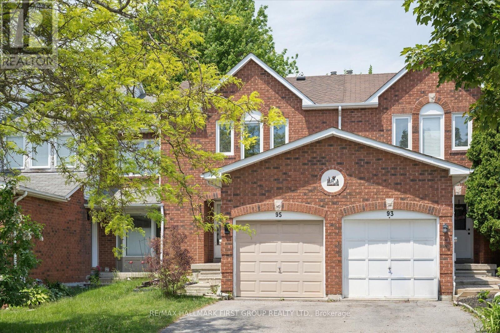 Property Photo:  95 Vail Meadows Crescent  ON L1C 4T3 