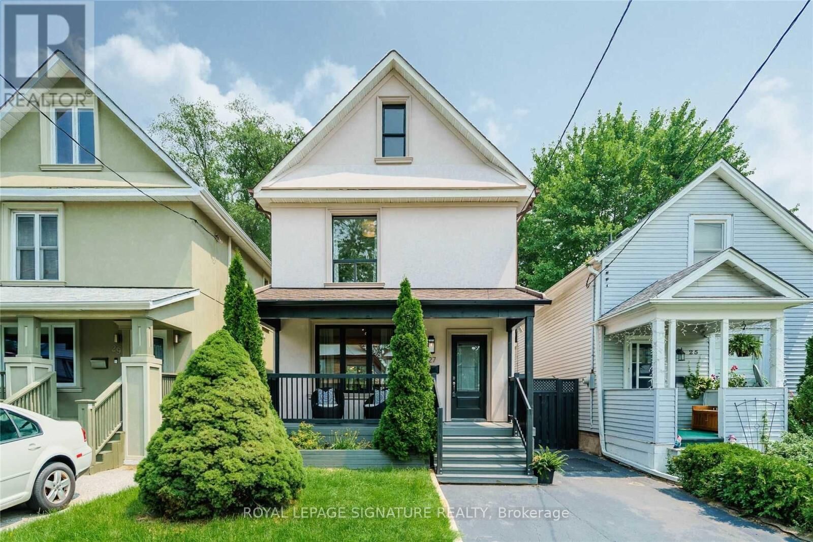 Property Photo:  27 Coleridge Avenue Upper  ON M4C 4H4 