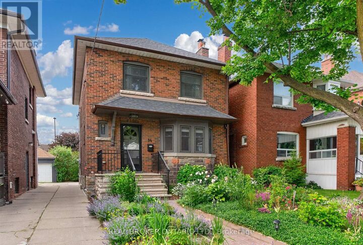 Property Photo:  14 Mortimer Avenue  ON M4K 1Z8 