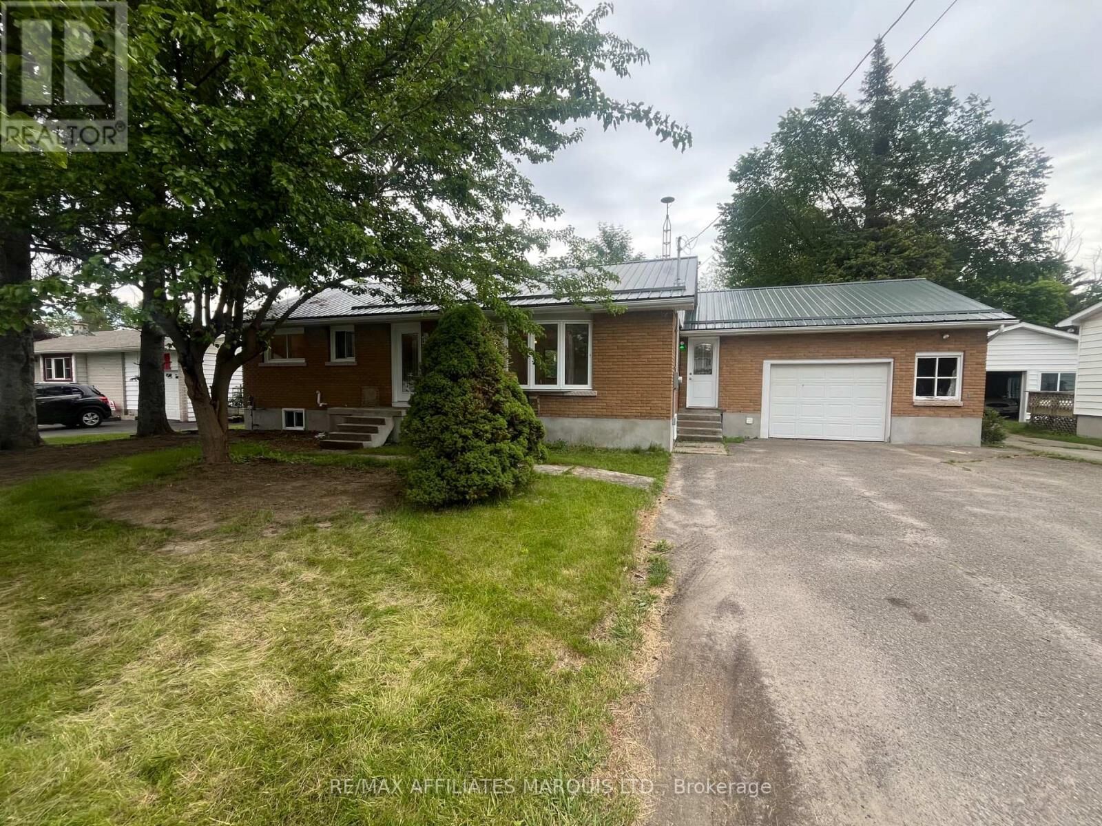 Property Photo:  1065 County Rd 15 Street  ON K6V 5T1 