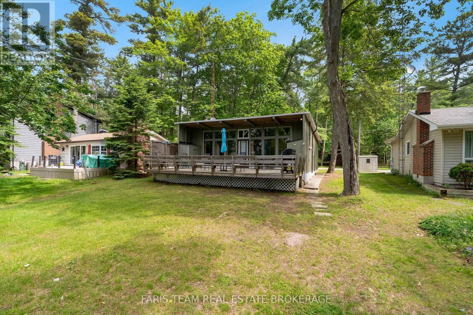 Property Photo:  34 Quesnelle Drive  ON L9M 0N3 
