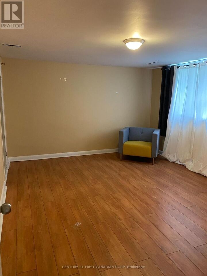Property Photo:  270 Sarnia Road  ON N6G 1M9 