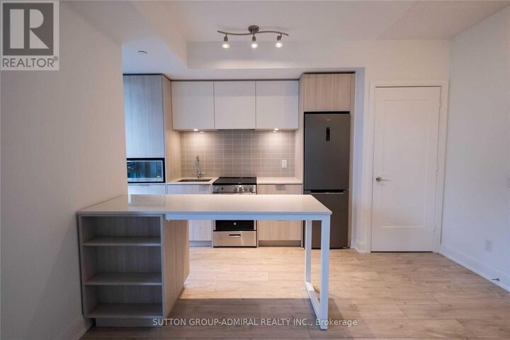 Property Photo: 70 Annie Craig Drive 2103 ON M8V 0C4