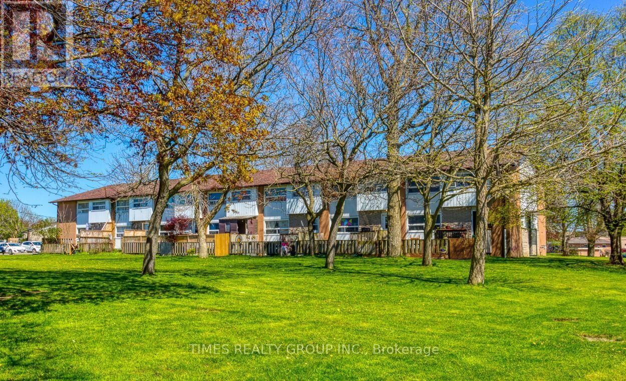 Property Photo: 23 Manitou Crescent West #F ON K7N 1B7