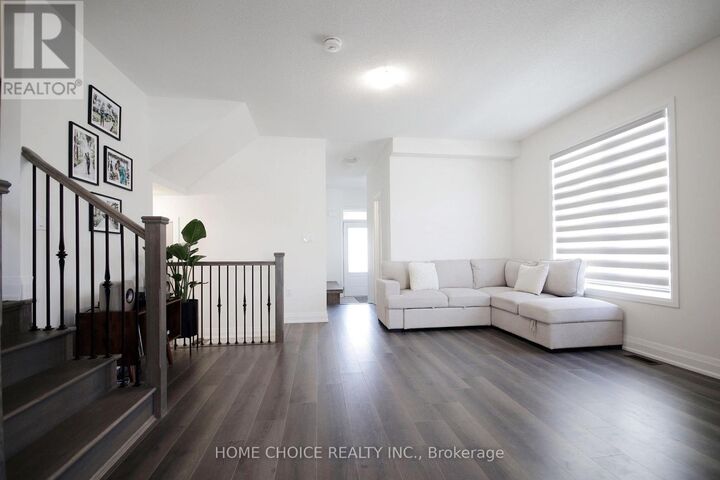 Property Photo:  32 Ferragine Crescent  ON L3Z 2A6 