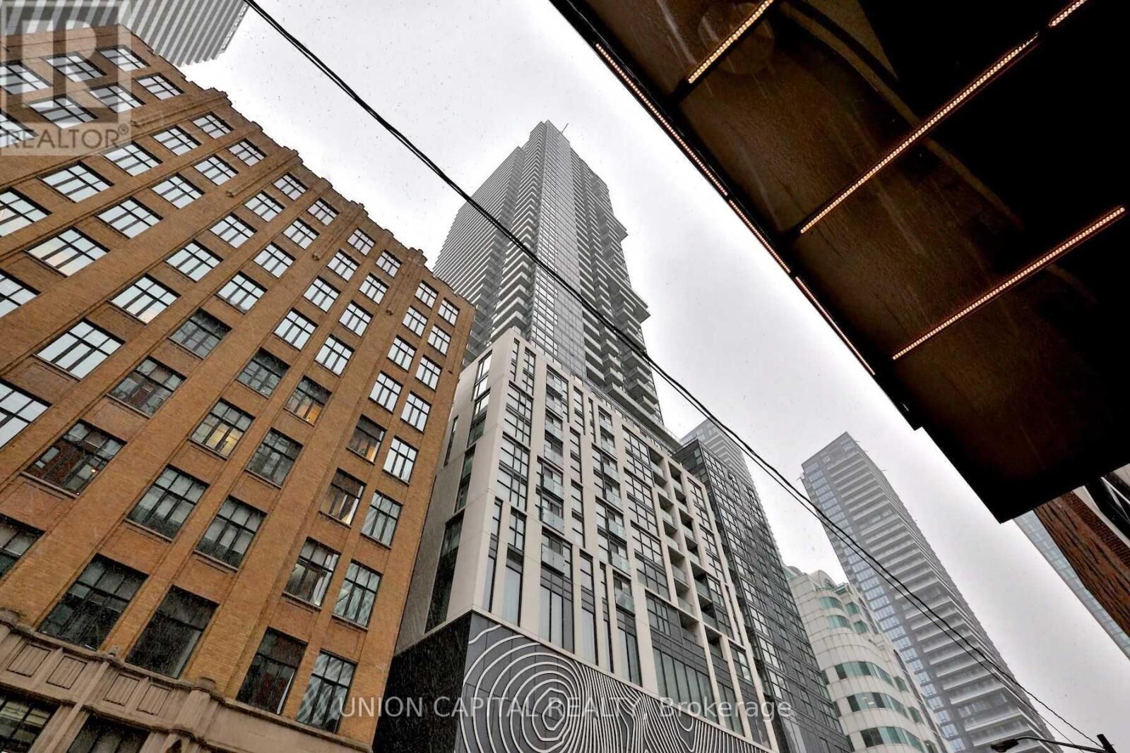 Property Photo:  87 Peter Street 1909  ON M5V 0P1 