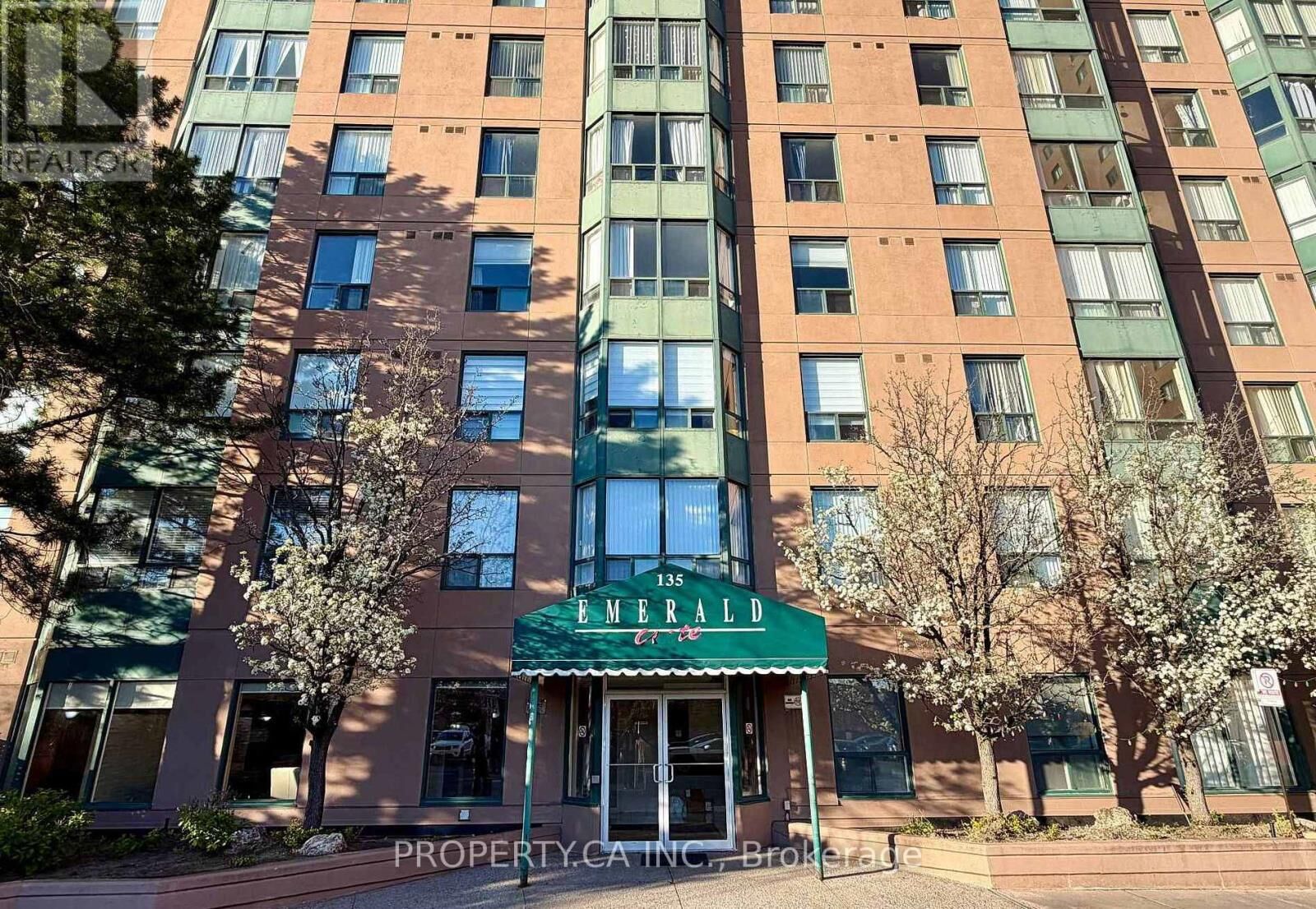 Property Photo:  135 Hillcrest Avenue 1115  ON L5B 4B1 
