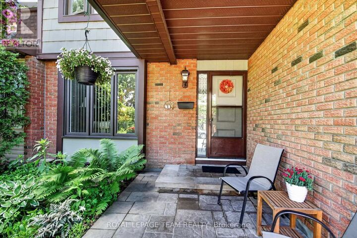 Property Photo:  3 Haywood Crescent  ON K2L 2J3 