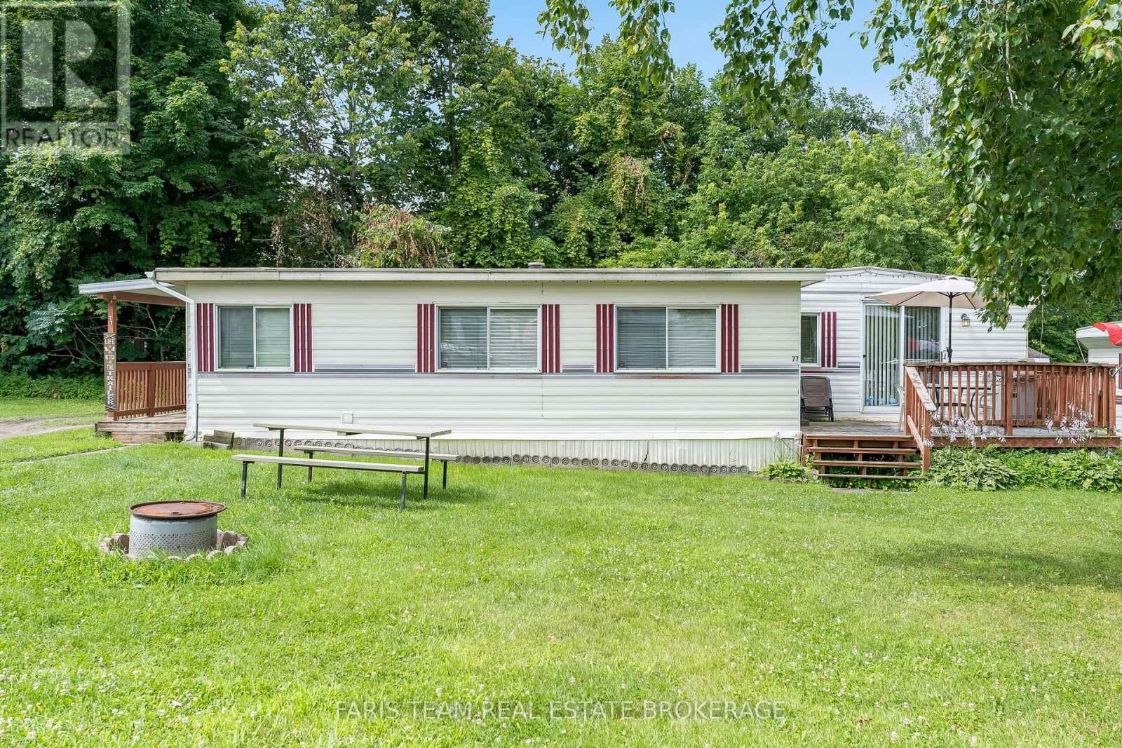 Property Photo: 77 Stans Circle ON L4R 0B8
