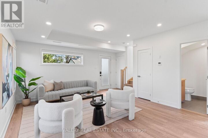Property Photo:  15 Acorn Avenue 5  ON M9B 3P7 