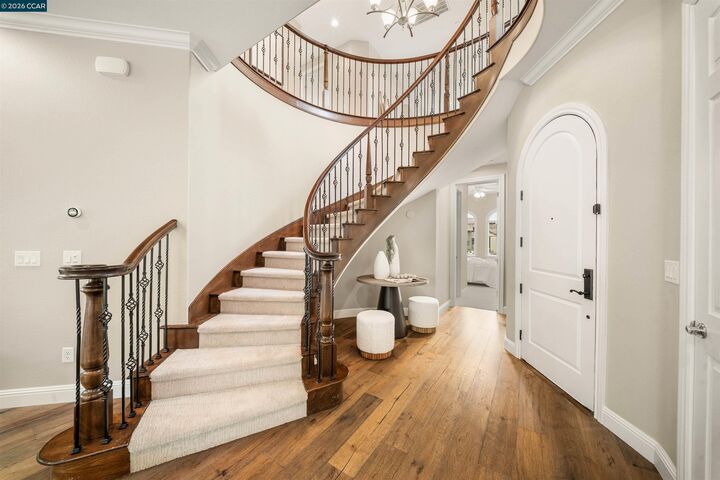 Property Photo: 504 Hyacinthus Ct CA 94582