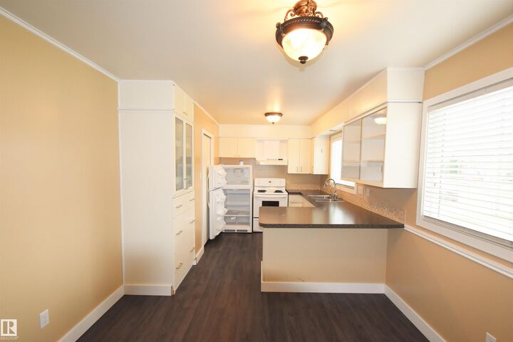 Property Photo: 5114 44 Avenue AB T0A 3A4