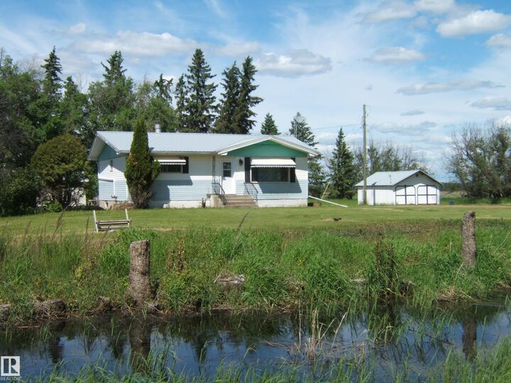 Property Photo:  163026 Twp Rd 574  AB T0B 0C0 