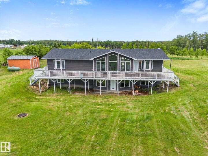 Property Photo: 8223 Twp Road 590 AB T0E 1N0
