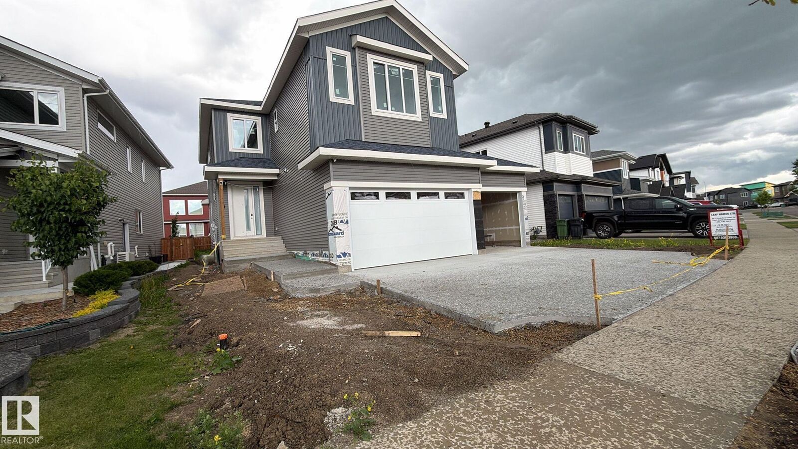 Property Photo:  357 Meadowview Drive  AB T8L 0X7 