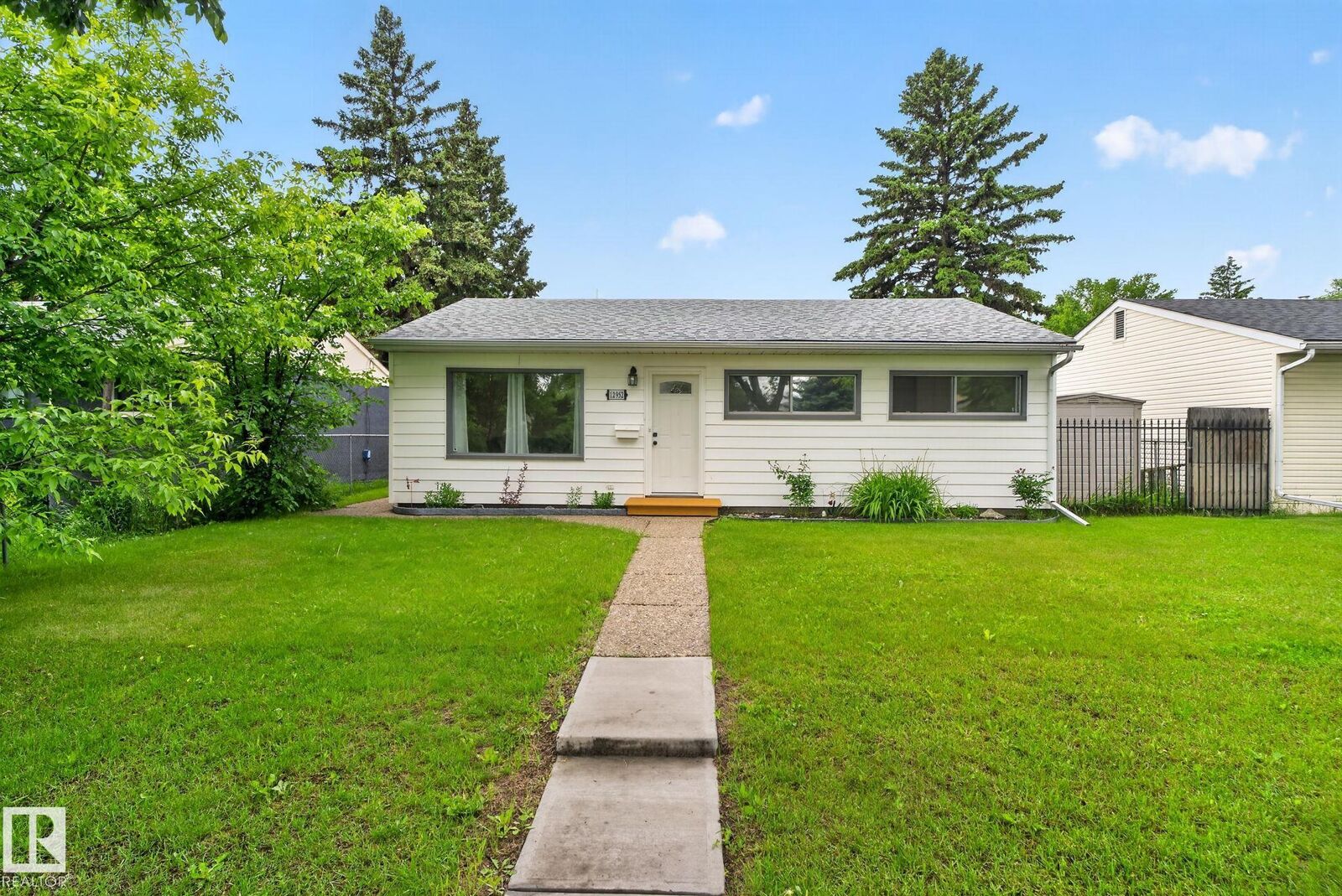 Property Photo:  12952 114 Street NW  AB T5E 5C8 