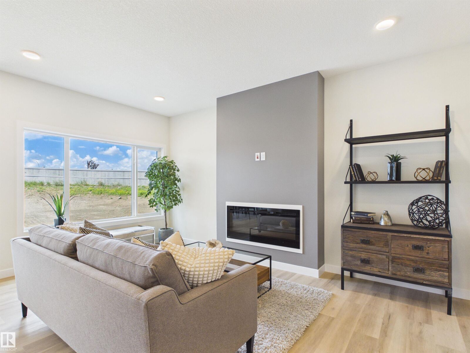 Property Photo:  189 Caledon Crescent  AB T7X 4E3 