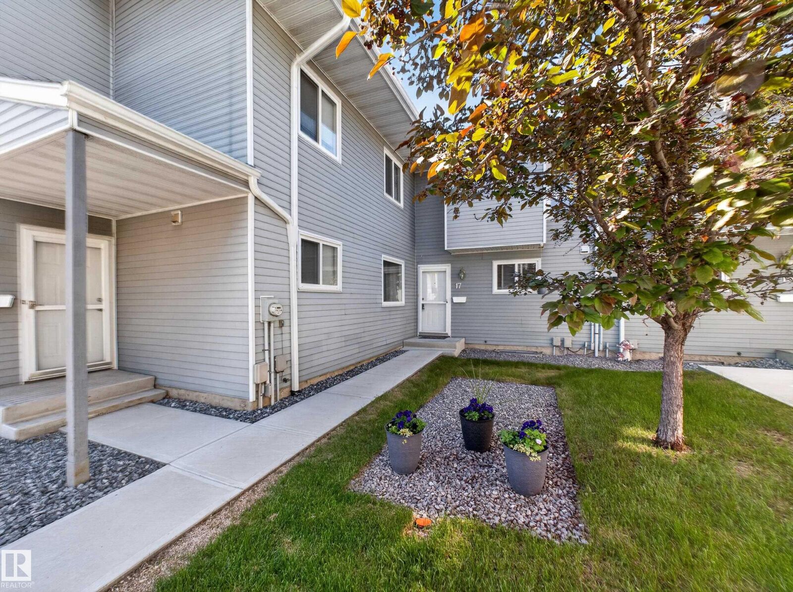 Property Photo:  15710 Beaumaris Road NW 17  AB T5X 5E2 
