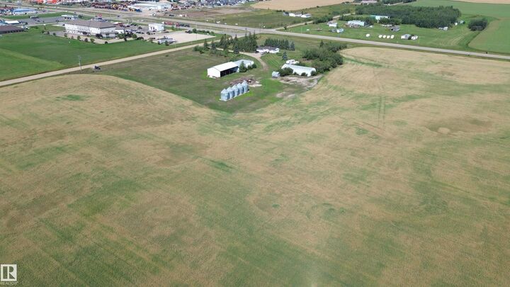 Property Photo: 9839 115 Avenue AB T7P 1P5