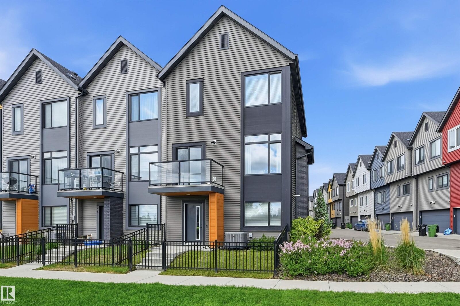 Property Photo: 1010 Rabbit Hill Road SW 54 AB T6W 4G7