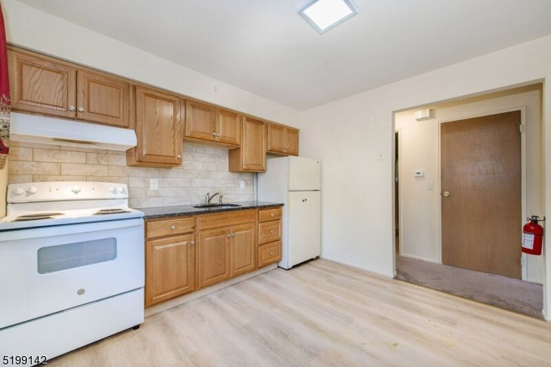 Property Photo:  685 Van Houten Ave 3  NJ 07013 