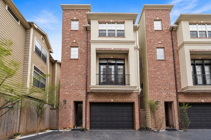 Property Photo:  118 Reinerman Street  TX 77007 