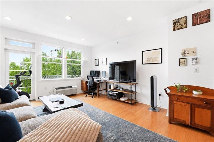 Property Photo:  15 Freedom Way 406  NJ 07305 